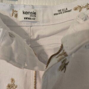 Kensie Jeans with Embroided Flowers